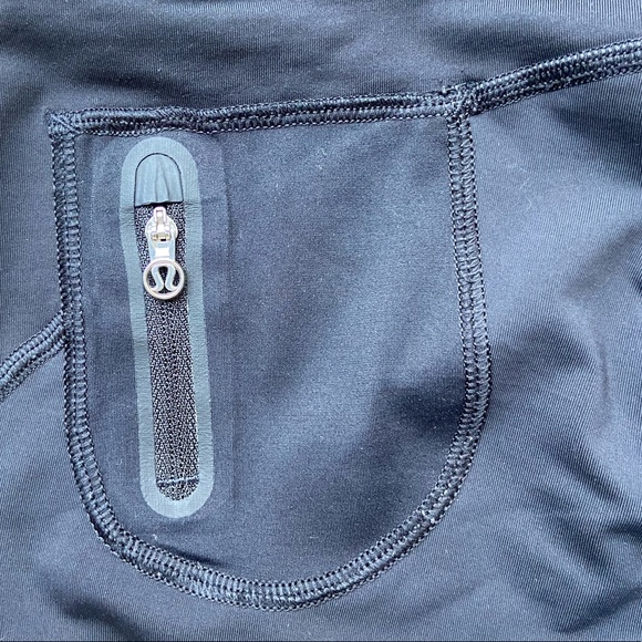 Lululemon Black Crops - Picture 3 of 9